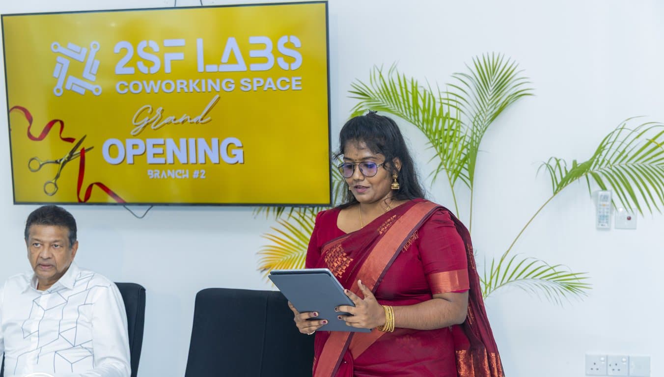 2SF Labs community members at the Chunnakam branch opening